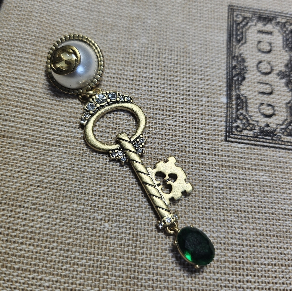 Gucci Key Pendant - Picture 8 of 9